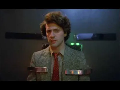 D'où vient la machine selon la directrice ?