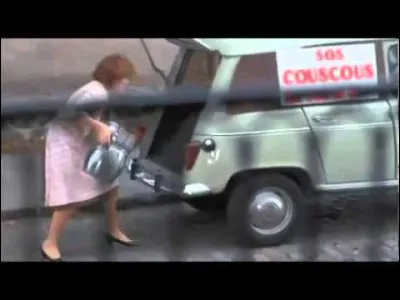 Que découvre l'élève MC2 quand il ouvre le couscousier ?