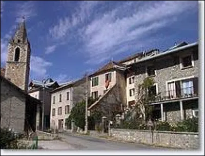 Nous terminons notre balade à Thorame-Haute. Village Bas-Alpin, il se situe en région ...