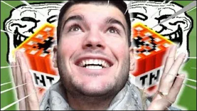 Qui se surnomme le roi des trolls sur YouTube ?