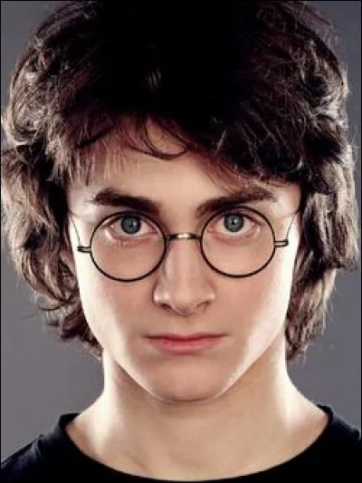 Qui est ce Daniel, acteur et producteur britannique devenu mondialement c&eacute;l&egrave;bre en jouant le r&ocirc;le de Harry Potter ?