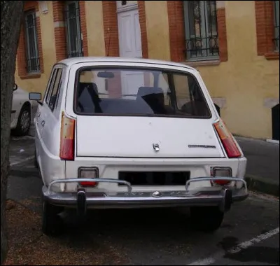 Ben ça alors, je ne la reconnaît plus, ma bagnole ! « C'était quoi, au juste, qu'elle avait amené, la p'tite dame ? »