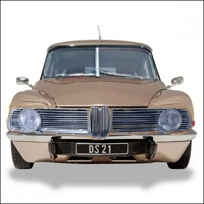 Alors là, c'est le comble du crime de lèse-majesté... Au départ, c'était bien une DS 21 : mais que lui est-il arrivé ?