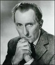 Peter Cushing est dans la saga :