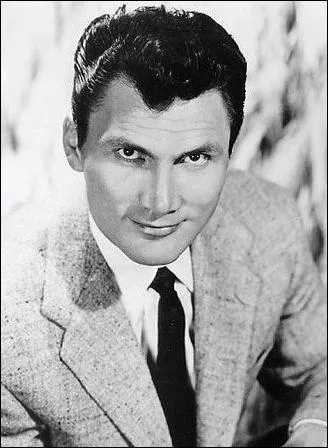 Jack Palance est dans la saga :
