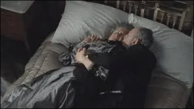 Comment s'appelle ce vieux couple dans le lit ?