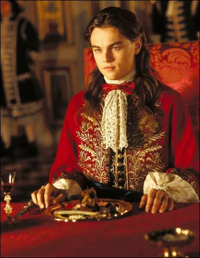 Que fait Louis XIV pour calmer les émeutes qui ébranlent Paris?