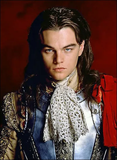 Que met la reine sur la tombe de d'Artagnan?