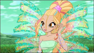 A la fin quelle saison Daphnée est-elle libérée de sa malédiction ?