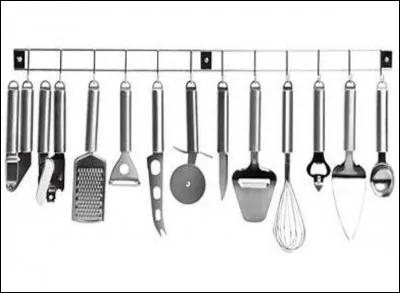 Quel ustensile de cuisine permet habituellement de couper une part de tarte pour la servir ensuite sans l'abimer ?