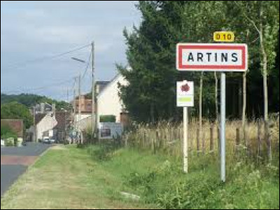 Cette balade commence dans le Centre-Val-de-Loire, à l'entrée d'Artins. Village de l'arrondissement de Vendôme, il se situe dans le département ...