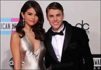 Elle est sortie avec Justin Bieber.