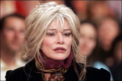 Encore un peu de géographie. Quelle chaîne de montagnes borde la partie occidentale de la République de Touva ?