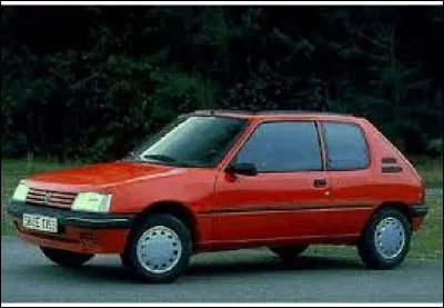 Comme se nomme cette voiture des années 80 ?
