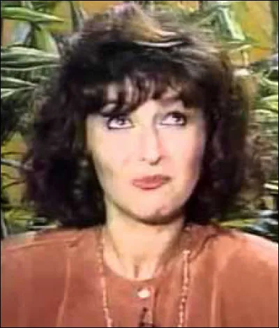 Qui est cette Chantal, chanteuse, imitatrice et humoriste, née à Constantine ?