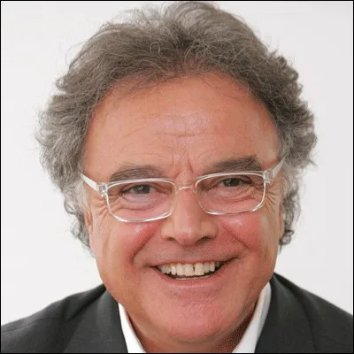 Qui est cet Alain, opticien et homme d'affaires né à Mascara ?