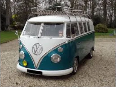 Quel est le nom de cette voiture type van apparue dans les années 50 ?