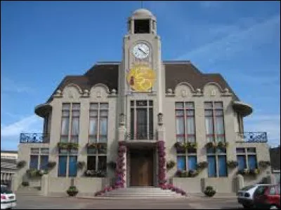 Apr&egrave;s la C&ocirc;te d'Am&eacute;thyste, partons compl&egrave;tement &agrave; l'oppos&eacute;, sur la C&ocirc;te d'Opale, &agrave; la d&eacute;couverte du Portel. Ville des Hauts-de-France, connue pour son carnaval et son &eacute;quipe de basket, elle se situe dans le d&eacute;partement ...