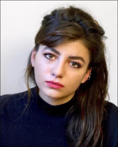 Qui est cette actrice, n&eacute;e en 1995, qui a jou&eacute; dans la s&eacute;rie "3 x Manon" (et sa suite" Manon 20 ans") et dans le film "Intouchables" ?