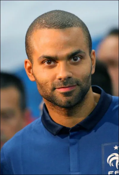 Quelles sont les 2 nationalités du célèbre joueur de basket-ball Tony Parker ?