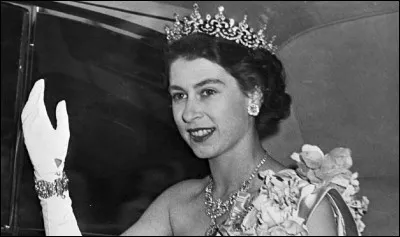 Qui était le père de la reine Elisabeth II ?