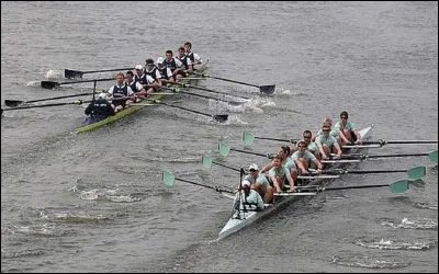 ''The Boat race'' est le nom d'une célèbre course d'aviron entre quelles universités anglaises ?