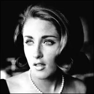 ''You Don't Own Me'' est une magnifique chanson de Lesley Gore que Giorgio Armani a utilisée pour illustrer sa pub pour le parfum SÌ. La marque a choisi Cate Blanchett pour vanter le produit. Quel personnage n'a-t-elle PAS incarné au cinéma ?
