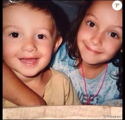 Comment se prénomme son frère ?