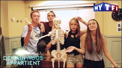 Un jeu bizarre est arrivé au lycée, lequel ?