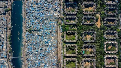 Un bidonville borde la rivière Mithi près de la bourse nationale. La ville abrite à la fois un palace de 27 étages d'une valeur d'un milliard de dollars et le plus grand bidonville d'Asie. Il s'agit de la seconde ville la plus populeuse de l'Inde après Delhi. Cette photo a été nommée à juste titre ''Unequal scenes''.
Quelle est la capitale de l'État indien de Maharashtra ?