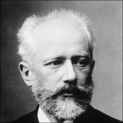 Ce compositeur russe, auteur notamment de la musique du ballet "le Lac des Cygnes", de onze opéras dont "Eugène Onéguine", et de huit symphonies, se prénomme ...
