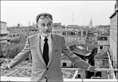 Cet écrivain italien, célèbre par son livre "Si c'est un homme", dans lequel il relate son emprisonnement en 1944 dans le camp d'Auschwitz, c'est ... Levi.