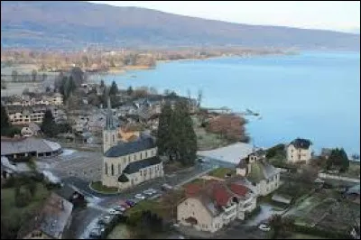Je vous propose une balade en Auvergne-Rh&ocirc;ne-Alpes, &agrave; Duingt. Commune du parc naturel r&eacute;gional du massif des Bauges, sur la rive gauche du lac d'Annecy, elle se situe dans le d&eacute;partement ...