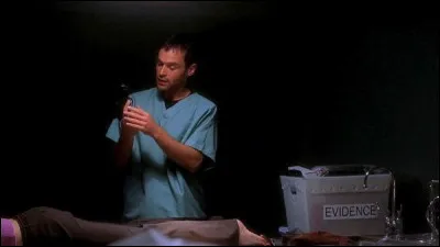 Numéro 8 : Ari prend Kate, Ducky et Gérald en otage dans la salle d'autopsie. Quel est le titre ?