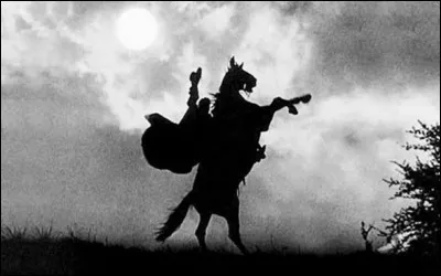 Selon le générique culte, qui est Zorro ?