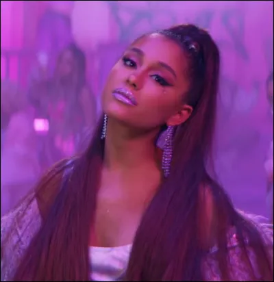 "Side to Side" a été chanté par Ariana Grande et .....