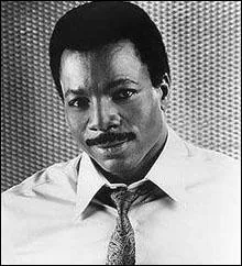 Carl Weathers est dans la saga :