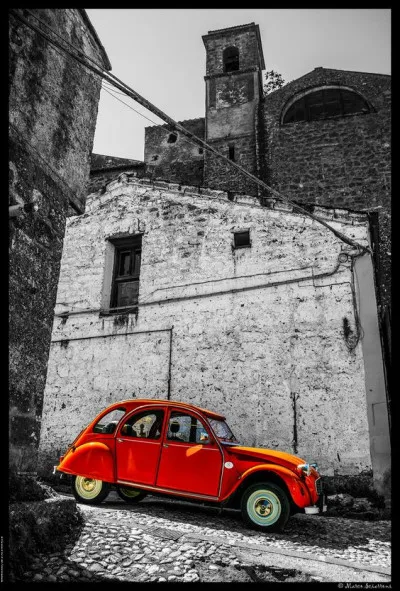 En quelle ann&eacute;e Citro&euml;n a-t-elle arr&ecirc;t&eacute; de produire la c&eacute;l&egrave;bre 2 CV ?