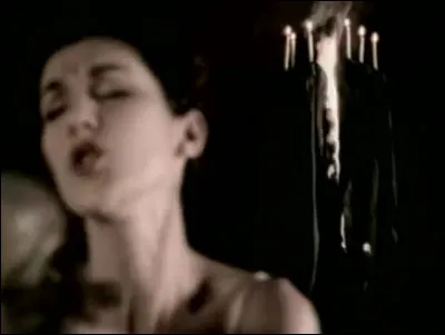 Complétez les paroles de ce vers du troisième couplet : 
"Je ferai nos bagages 
 Pour d'infinis ..."