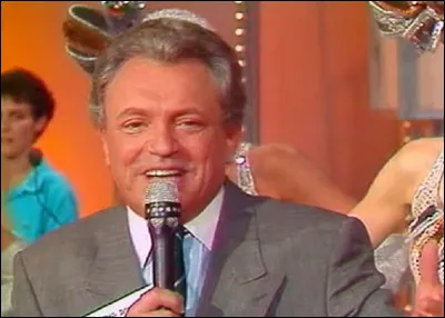 Quelle émission musicale pour enfants présentait Jacques Martin ?