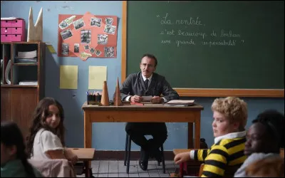 Comment s'appelle l'intello de la classe ?