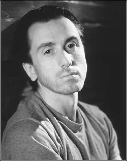 Tim Roth apparat chez :
