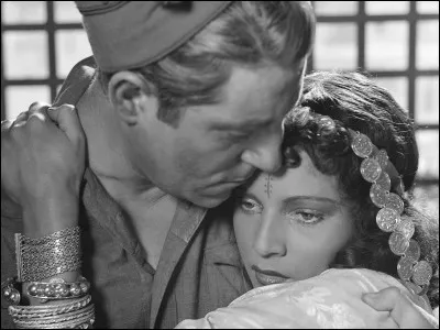 Après son rôle dans "Maria Chapdelaine" en 1934, Jean Gabin devient véritablement une star du cinéma français avec ce film de Julien Duvivier :