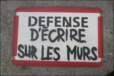 Jusqu'à quel âge est-il normal de dessiner sur les murs ?