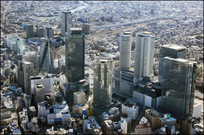 N comme cette grande ville japonaise dont l'agglomération compte 9 millions d'habitants, grand centre industriel et port majeur sur le Pacifique :