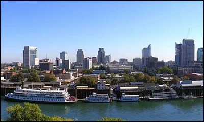 S comme cette ville des Etats-unis, capitale de la Californie :
