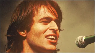 Dans quel(s) album(s) y a-t-il "Poussière" ?