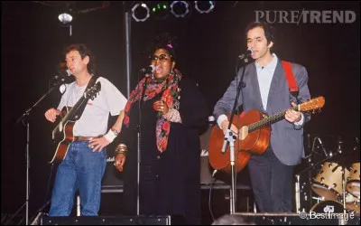 Dans quel(s) album(s) y a-t-il "The Quo's in town tonite" ?