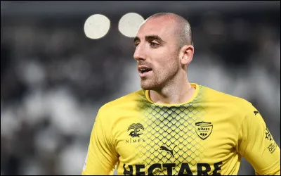 Qui est le gardien du Nîmes Olympique ?