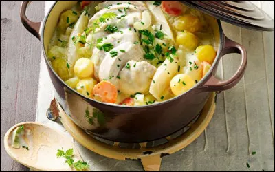 Quel est le nom de cette soupe-repas mijotée originaire de Gand en Belgique à base de poulet ou de poisson ?